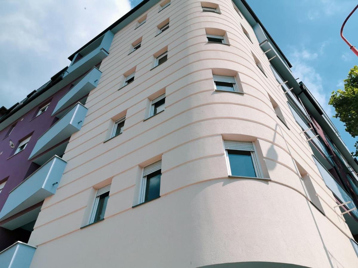 Cozy Corner Apartments - Free Parking & Wi-Fi Ćuprija Exterior foto