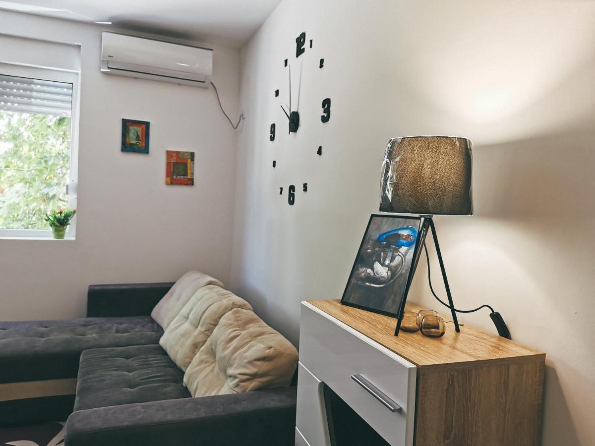 Cozy Corner Apartments - Free Parking & Wi-Fi Ćuprija Exterior foto