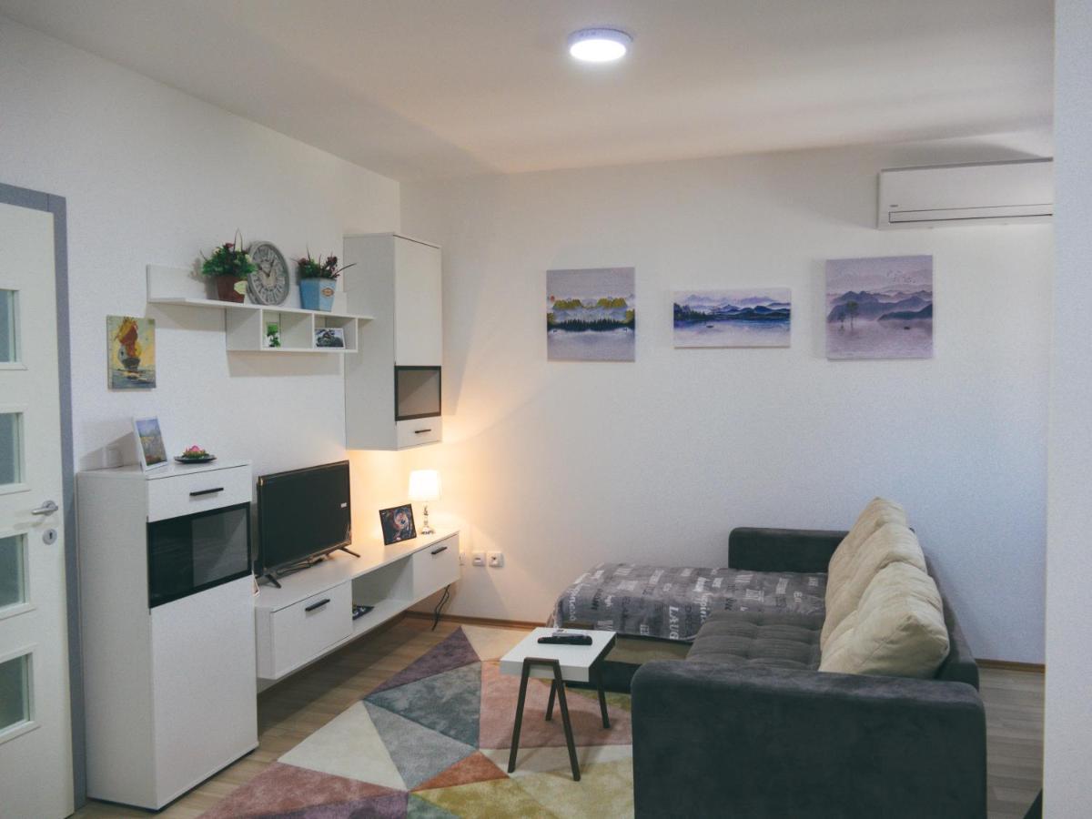 Cozy Corner Apartments - Free Parking & Wi-Fi Ćuprija Exterior foto